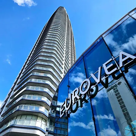 20th Floor Luxury - River & Castle View * Pozsony