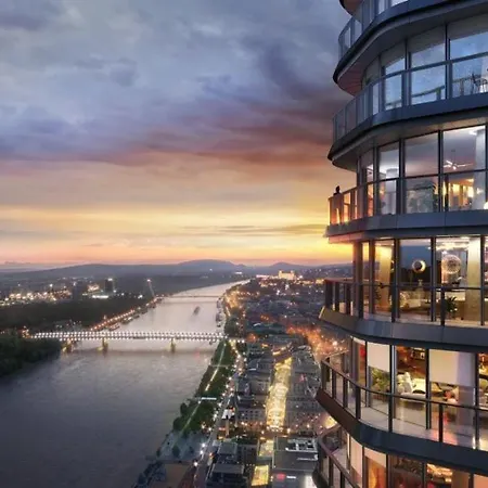 20th Floor Luxury - River & Castle View Pozsony